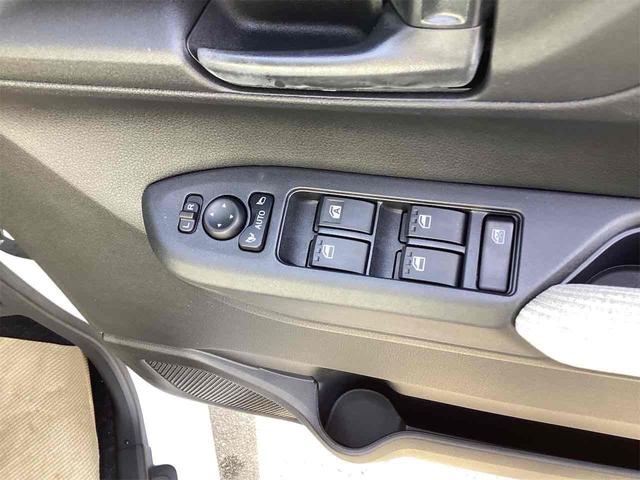 ムーヴ Ｘ　両側スライド・片側電動　クリアランスソナー　衝突被害軽減システム　オートライト　スマートキー　アイドリングストップ　電動格納ミラー　ベンチシート　ＣＶＴ　ＡＢＳ　ＥＳＣ　エアコン　パワーステアリング（13枚目）