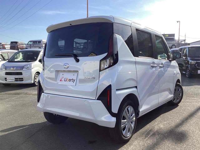 ムーヴ Ｘ　両側スライド・片側電動　クリアランスソナー　衝突被害軽減システム　オートライト　スマートキー　アイドリングストップ　電動格納ミラー　ベンチシート　ＣＶＴ　ＡＢＳ　ＥＳＣ　エアコン　パワーステアリング（17枚目）