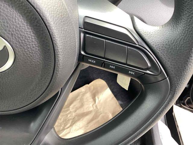 ヤリス Ｘ　バックカメラ　クリアランスソナー　衝突被害軽減システム　オートマチックハイビーム　オートライト　キーレスエントリー　電動格納ミラー　ＣＶＴ　盗難防止システム　衝突安全ボディ　ＡＢＳ　ＥＳＣ　エアコン（13枚目）