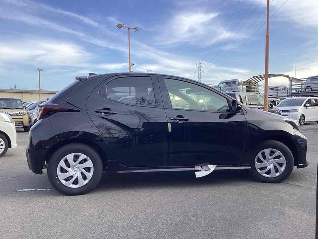 ヤリス Ｘ　バックカメラ　クリアランスソナー　衝突被害軽減システム　オートマチックハイビーム　オートライト　キーレスエントリー　電動格納ミラー　ＣＶＴ　盗難防止システム　衝突安全ボディ　ＡＢＳ　ＥＳＣ　エアコン（17枚目）