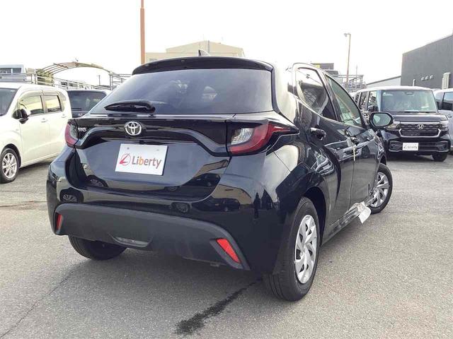 ヤリス Ｘ　バックカメラ　クリアランスソナー　衝突被害軽減システム　オートマチックハイビーム　オートライト　キーレスエントリー　電動格納ミラー　ＣＶＴ　盗難防止システム　衝突安全ボディ　ＡＢＳ　ＥＳＣ　エアコン（18枚目）