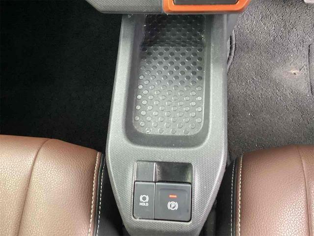 タフト Ｇ　ガラスルーフ　ＥＴＣ　バックカメラ　ナビ　ＴＶ　クリアランスソナー　衝突被害軽減システム　オートライト　スマートキー　アイドリングストップ　電動格納ミラー　シートヒーター　ＣＶＴ　ＥＳＣ　ＵＳＢ（10枚目）