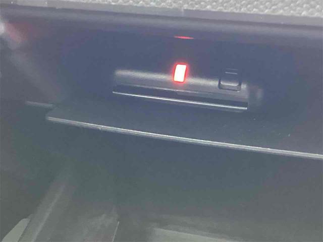 タフト Ｇ　ガラスルーフ　ＥＴＣ　バックカメラ　ナビ　ＴＶ　クリアランスソナー　衝突被害軽減システム　オートライト　スマートキー　アイドリングストップ　電動格納ミラー　シートヒーター　ＣＶＴ　ＥＳＣ　ＵＳＢ（12枚目）