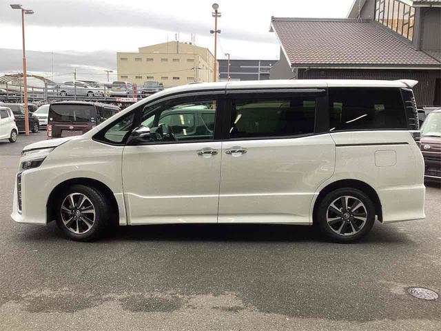 ヴォクシー ＺＳ　煌　ＥＴＣ　バックカメラ　ナビ　ＴＶ　オートクルーズコントロール　レーンアシスト　衝突被害軽減システム　両側電動スライドドア　オートマチックハイビーム　オートライト　ＬＥＤヘッドランプ（21枚目）