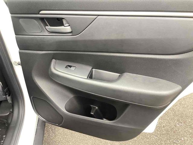 ＷＲ－Ｖ Ｘ　クリアランスソナー　オートクルーズコントロール　レーンアシスト　衝突被害軽減システム　オートライト　ＬＥＤヘッドランプ　スマートキー　電動格納ミラー　ＣＶＴ　盗難防止システム　ＵＳＢ　ＡＢＳ　ＥＳＣ（29枚目）