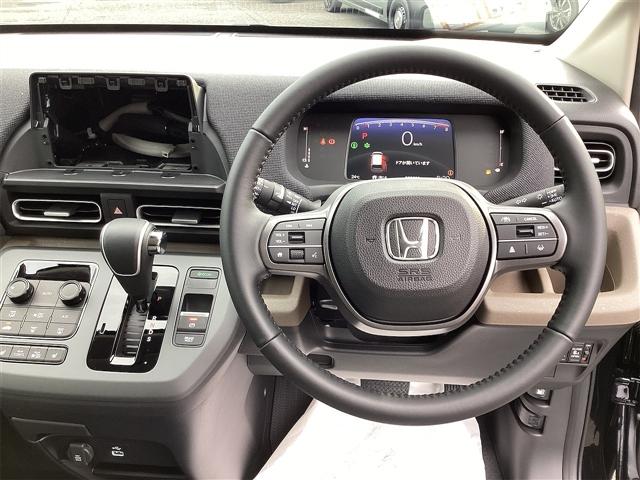 フリード エアー　ＥＸ　バックカメラ　クリアランスソナー　オートクルーズコントロール　レーンアシスト　衝突被害軽減システム　両側電動スライドドア　オートライト　ＬＥＤヘッドランプ　スマートキー　電動格納ミラー　シートヒーター（5枚目）