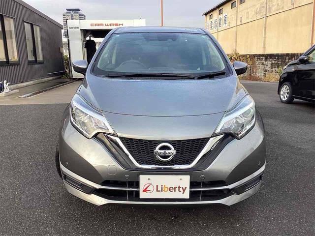 ノート Ｘ　ナビ　ＴＶ　クリアランスソナー　レーンアシスト　衝突被害軽減システム　オートライト　スマートキー　アイドリングストップ　電動格納ミラー　ＣＶＴ　盗難防止システム　衝突安全ボディ（9枚目）