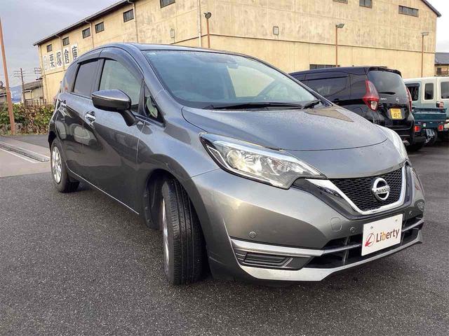 ノート Ｘ　ナビ　ＴＶ　クリアランスソナー　レーンアシスト　衝突被害軽減システム　オートライト　スマートキー　アイドリングストップ　電動格納ミラー　ＣＶＴ　盗難防止システム　衝突安全ボディ（10枚目）