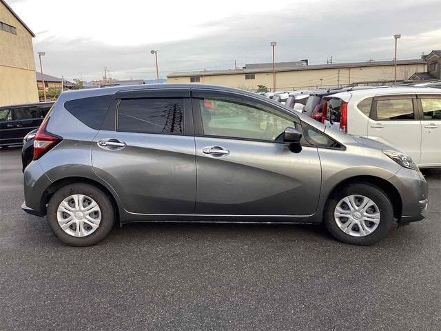 ノート Ｘ　ナビ　ＴＶ　クリアランスソナー　レーンアシスト　衝突被害軽減システム　オートライト　スマートキー　アイドリングストップ　電動格納ミラー　ＣＶＴ　盗難防止システム　衝突安全ボディ（11枚目）