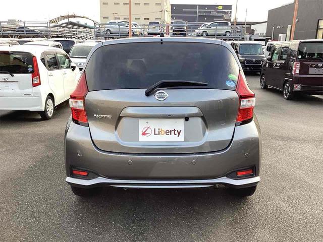 ノート Ｘ　ナビ　ＴＶ　クリアランスソナー　レーンアシスト　衝突被害軽減システム　オートライト　スマートキー　アイドリングストップ　電動格納ミラー　ＣＶＴ　盗難防止システム　衝突安全ボディ（14枚目）