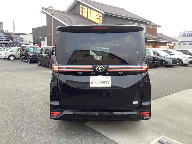 トヨタ ヴォクシー 13枚目