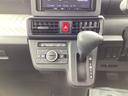 パワーウィンドウのスイッチですよ。運転席に居ながら窓を開け閉めのコントロールできますよ。