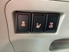 座席のシートを温めるシートヒーター！その温かさは一度経験したら欠かすことができません！エアコンで乾燥しやすい車内も防ぐ事ができます！ 3