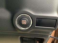 キーを携帯しているだけで、エンジンの始動が可能な装備です。プッシュスタートですのでエンジンの始動もボタンを押すだけです 3