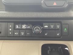 気温に合わせて直感的に操作することで、車内をいつでも快適に保てます。 3