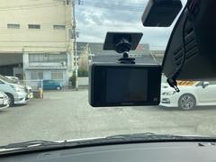 ドライブレコーダーもついています！もし事故を起こしてしまったら。そんな時に心強い味方になるのが、運転の記録を映像と音で記録するドライブレコーダーです。 4