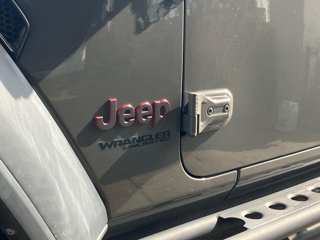 ジープ・ラングラーアンリミテッド ルビコン スミッティビルド ディフェンダーラック サイドステップ BESTOPサンライダー スタッドレスタイヤ付 純正ハードトップ積み込み ブラックレザーシート 純正ナビ バックカメラ サイドカメラ ドラレコ(8枚目)