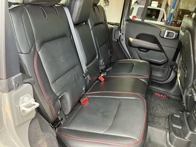 ジープ・ラングラーアンリミテッド ルビコン スミッティビルド ディフェンダーラック サイドステップ BESTOPサンライダー スタッドレスタイヤ付 純正ハードトップ積み込み ブラックレザーシート 純正ナビ バックカメラ サイドカメラ ドラレコ(21枚目)