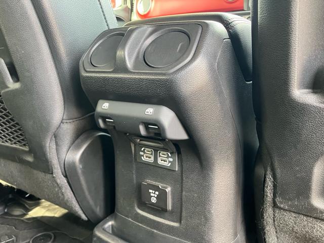 ジープ・ラングラーアンリミテッド ルビコン スミッティビルド ディフェンダーラック サイドステップ BESTOPサンライダー スタッドレスタイヤ付 純正ハードトップ積み込み ブラックレザーシート 純正ナビ バックカメラ サイドカメラ ドラレコ(24枚目)