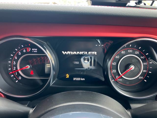 ジープ・ラングラーアンリミテッド ルビコン スミッティビルド ディフェンダーラック サイドステップ BESTOPサンライダー スタッドレスタイヤ付 純正ハードトップ積み込み ブラックレザーシート 純正ナビ バックカメラ サイドカメラ ドラレコ(37枚目)