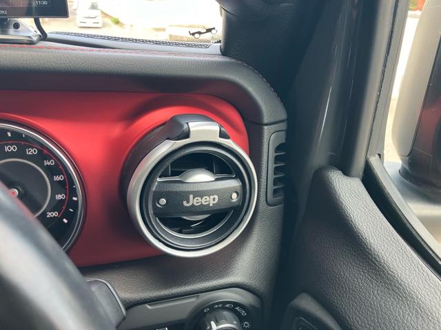 ジープ・ラングラーアンリミテッド ルビコン スミッティビルド ディフェンダーラック サイドステップ BESTOPサンライダー スタッドレスタイヤ付 純正ハードトップ積み込み ブラックレザーシート 純正ナビ バックカメラ サイドカメラ ドラレコ(49枚目)