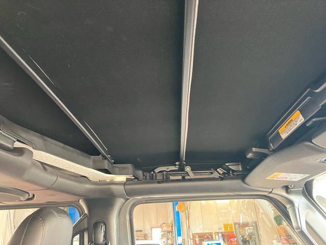 ジープ・ラングラーアンリミテッド ルビコン スミッティビルド ディフェンダーラック サイドステップ BESTOPサンライダー スタッドレスタイヤ付 純正ハードトップ積み込み ブラックレザーシート 純正ナビ バックカメラ サイドカメラ ドラレコ(51枚目)