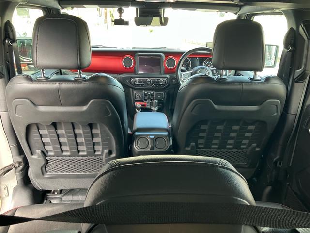 ジープ・ラングラーアンリミテッド ルビコン スミッティビルド ディフェンダーラック サイドステップ BESTOPサンライダー スタッドレスタイヤ付 純正ハードトップ積み込み ブラックレザーシート 純正ナビ バックカメラ サイドカメラ ドラレコ(58枚目)