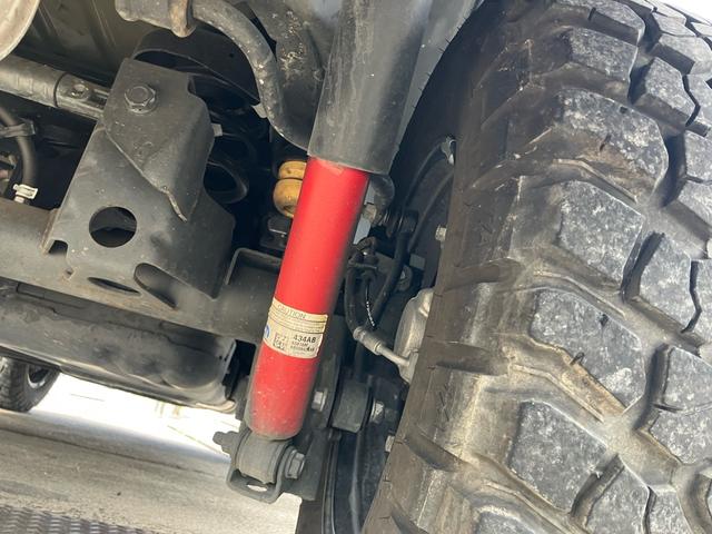 ジープ・ラングラーアンリミテッド ルビコン スミッティビルド ディフェンダーラック サイドステップ BESTOPサンライダー スタッドレスタイヤ付 純正ハードトップ積み込み ブラックレザーシート 純正ナビ バックカメラ サイドカメラ ドラレコ(69枚目)