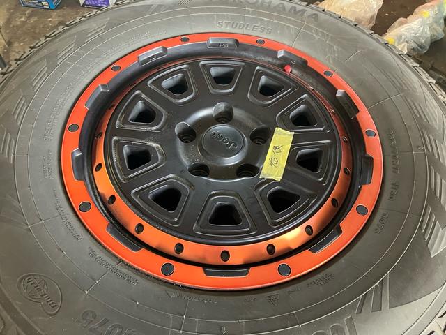 ジープ・ラングラーアンリミテッド ルビコン スミッティビルド ディフェンダーラック サイドステップ BESTOPサンライダー スタッドレスタイヤ付 純正ハードトップ積み込み ブラックレザーシート 純正ナビ バックカメラ サイドカメラ ドラレコ(76枚目)