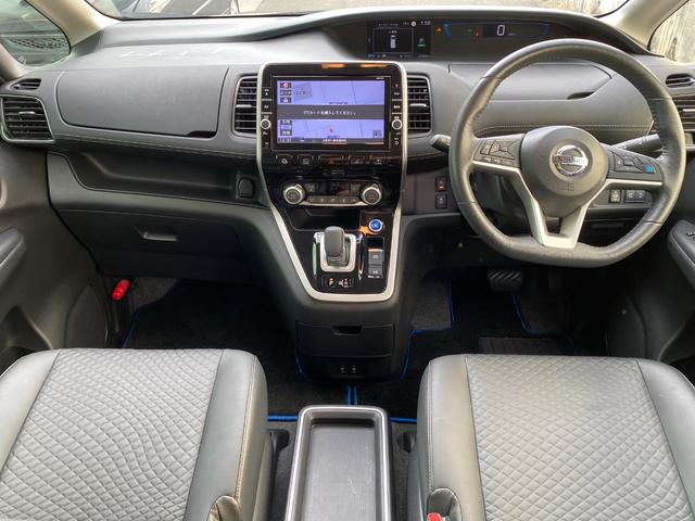 セレナ ｅ－パワー　ハイウェイスターＶ　プロパイロット　ハイブリットハイウェスター　両側電動スライドドア　ハンズフリーオートスライドドア　ハーフバックドア　安全運転支援機能（3枚目）