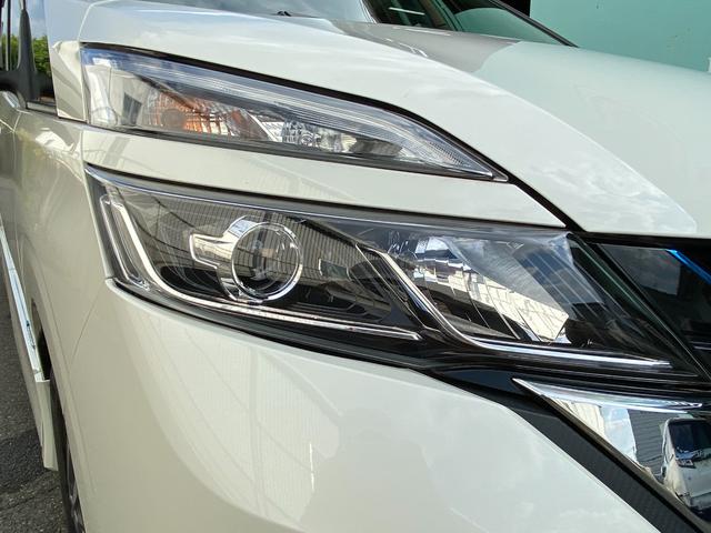 セレナ ｅ－パワー　ハイウェイスターＶ　プロパイロット　ハイブリットハイウェスター　両側電動スライドドア　ハンズフリーオートスライドドア　ハーフバックドア　安全運転支援機能（11枚目）