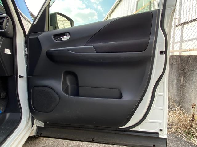 セレナ ｅ－パワー　ハイウェイスターＶ　プロパイロット　ハイブリットハイウェスター　両側電動スライドドア　ハンズフリーオートスライドドア　ハーフバックドア　安全運転支援機能（14枚目）