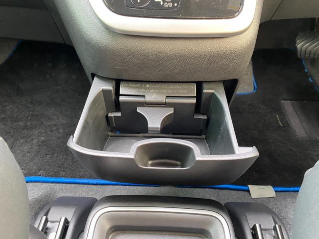 セレナ ｅ－パワー　ハイウェイスターＶ　プロパイロット　ハイブリットハイウェスター　両側電動スライドドア　ハンズフリーオートスライドドア　ハーフバックドア　安全運転支援機能（22枚目）