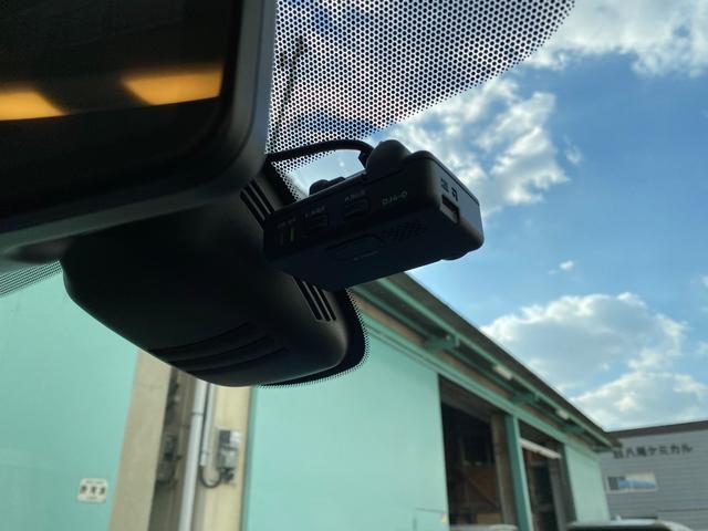 セレナ ｅ－パワー　ハイウェイスターＶ　プロパイロット　ハイブリットハイウェスター　両側電動スライドドア　ハンズフリーオートスライドドア　ハーフバックドア　安全運転支援機能（26枚目）