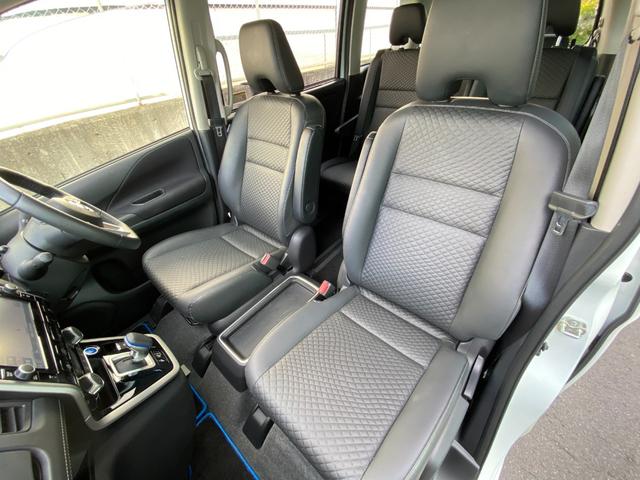 セレナ ｅ－パワー　ハイウェイスターＶ　プロパイロット　ハイブリットハイウェスター　両側電動スライドドア　ハンズフリーオートスライドドア　ハーフバックドア　安全運転支援機能（28枚目）