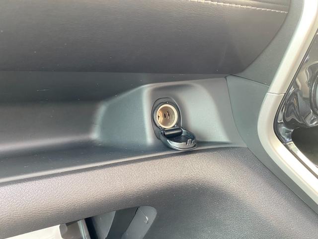 セレナ ｅ－パワー　ハイウェイスターＶ　プロパイロット　ハイブリットハイウェスター　両側電動スライドドア　ハンズフリーオートスライドドア　ハーフバックドア　安全運転支援機能（30枚目）