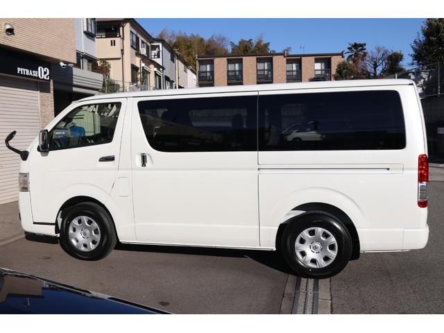 ハイエースバン ロングスーパーGL ダークプライムS 20周年記念特別仕様車 登録済未使用車 パノラミックビューモニター デジタルインナーミラー 両側オートスライドドア LEDヘッドランプ LEDフォグランプ リヤクーラー&リヤヒーター スマートキー(10枚目)