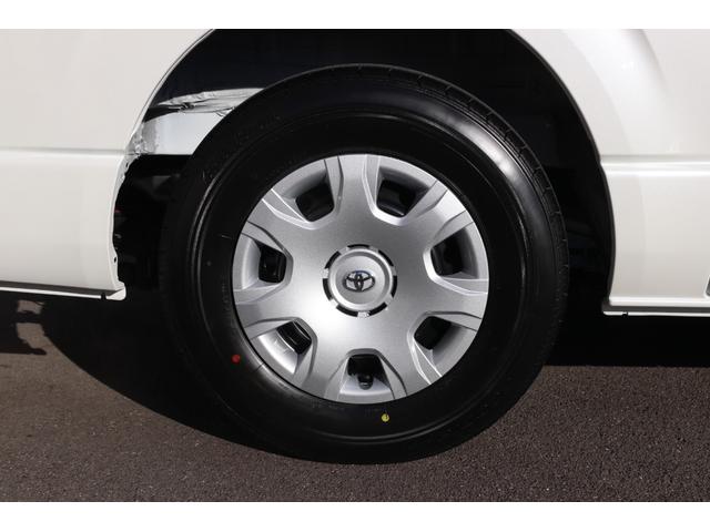 ハイエースバン ロングスーパーGL ダークプライムS 20周年記念特別仕様車 登録済未使用車 パノラミックビューモニター デジタルインナーミラー 両側オートスライドドア LEDヘッドランプ LEDフォグランプ リヤクーラー&リヤヒーター スマートキー(17枚目)
