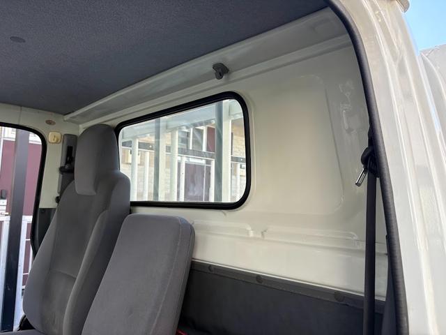 タイタントラック 10尺 垂直パワーゲート付き 積載3トン Pレンジ付きオートマ 荷台鉄板 荷台加工物(取り外し可) 高床 荷台仕上げ済み メッキパーツ ETC付き エルフOEM 新明和(21枚目)