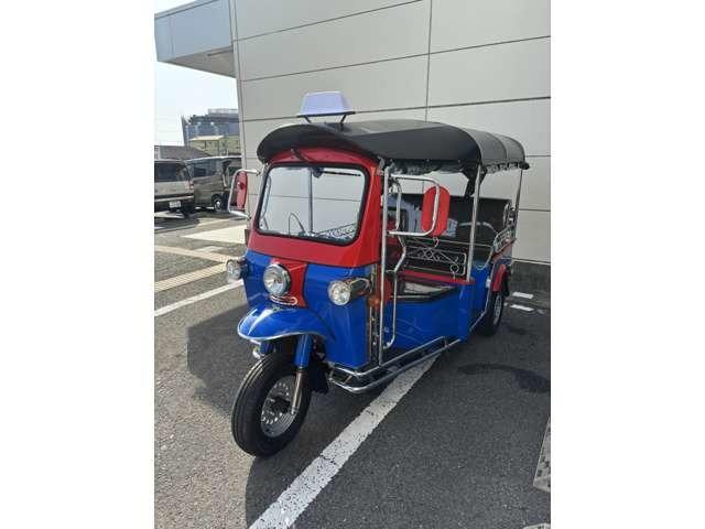タイその他 トゥクトゥク　ＥＴ４　トゥクトゥク　ＥＴ４　オートマチック　４人乗り対面　６６０ｃｃ　未登録　新車　普通免許で運転可能　ロールバー付き（3枚目）