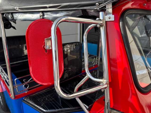 タイその他 トゥクトゥク　ＥＴ４　トゥクトゥク　ＥＴ４　オートマチック　４人乗り対面　６６０ｃｃ　未登録　新車　普通免許で運転可能　ロールバー付き（19枚目）