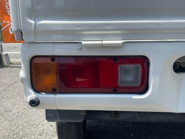 アクティトラック ＳＤＸ　運転席エアバック　パワーステアリング　ラジオＦＭ　／ＡＭ　三方開　スペアタイヤ　荷台灯　積載量３５０ｋｇ　５速ミッション車（25枚目）