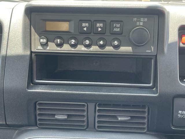 アクティトラック ＳＤＸ　運転席エアバック　パワーステアリング　ラジオＦＭ　／ＡＭ　三方開　スペアタイヤ　荷台灯　積載量３５０ｋｇ　５速ミッション車（31枚目）