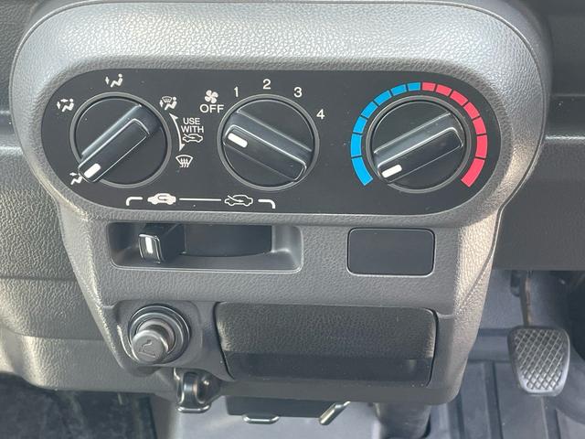 アクティトラック ＳＤＸ　運転席エアバック　パワーステアリング　ラジオＦＭ　／ＡＭ　三方開　スペアタイヤ　荷台灯　積載量３５０ｋｇ　５速ミッション車（32枚目）