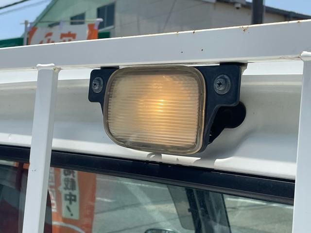 アクティトラック ＳＤＸ　運転席エアバック　パワーステアリング　ラジオＦＭ　／ＡＭ　三方開　スペアタイヤ　荷台灯　積載量３５０ｋｇ　５速ミッション車（37枚目）