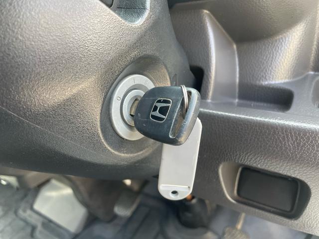 アクティトラック ＳＤＸ　運転席エアバック　パワーステアリング　ラジオＦＭ　／ＡＭ　三方開　スペアタイヤ　荷台灯　積載量３５０ｋｇ　５速ミッション車（38枚目）