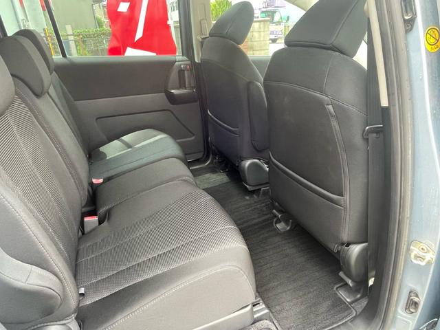 プレマシー ２０Ｓ－スカイアクティブ　スマートキー　片側パワースライドドア　クルーズコントロール　オートエアコン　電動格納ミラー　オートライト　純正アルミホイール　３列シート　車検令和８年５月まで（64枚目）