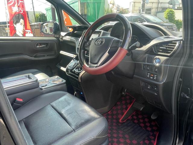 エスクァイア ハイブリッドＧｉ　ユーザー買取車　純正ＳＤナビ　フルセグＴＶ　バックモニター　両側パワースライドドア　後席モニター　シートヒーター　クルーズコントロール　雹害車（17枚目）