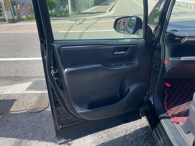 エスクァイア ハイブリッドＧｉ　ユーザー買取車　純正ＳＤナビ　フルセグＴＶ　バックモニター　両側パワースライドドア　後席モニター　シートヒーター　クルーズコントロール　雹害車（33枚目）