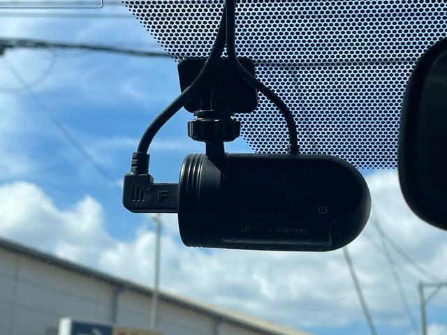 エスクァイア ハイブリッドＧｉ　ユーザー買取車　純正ＳＤナビ　フルセグＴＶ　バックモニター　両側パワースライドドア　後席モニター　シートヒーター　クルーズコントロール　雹害車（41枚目）